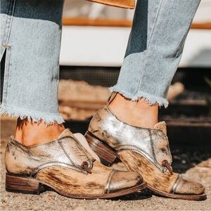 Freebird by Steven Mabel Shoes Size 8
Leather EUC Low heeled boot